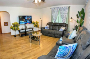 Beautiful home near 6 Flags and Naval Base